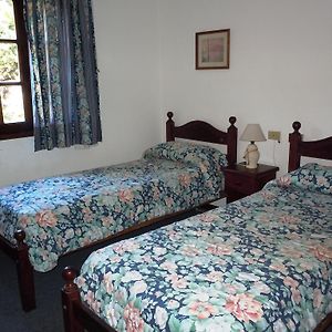 Habitación con 2 Camas Individuales